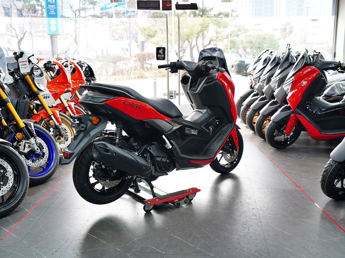 야마하 NMAX 155 8
