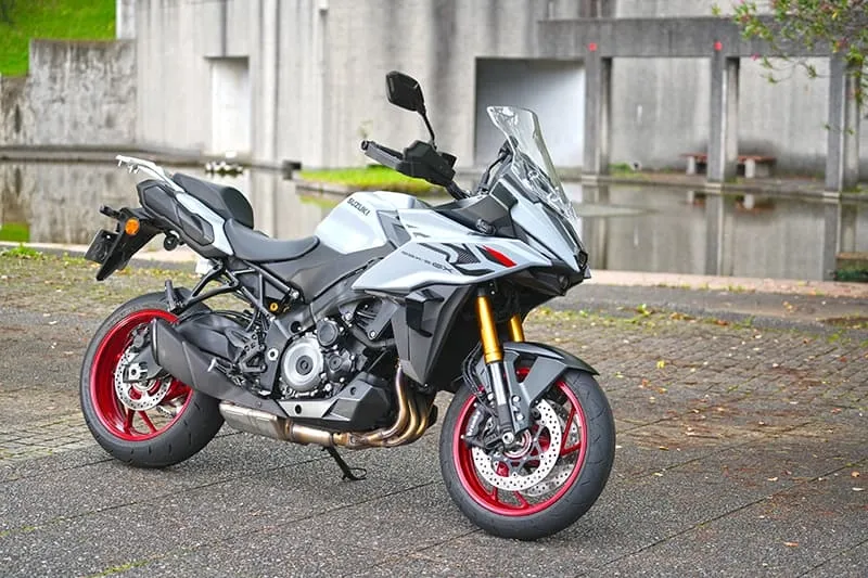 '날개' 달고 완성도 높인 크로스오버, 스즈키 2026년형 GSX-S1000GX의 진화 이미지