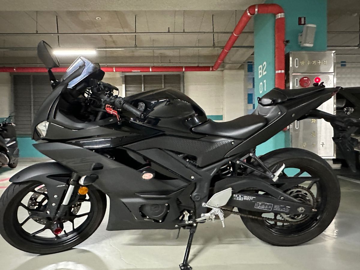 야마하 YZF R3 thumb 2