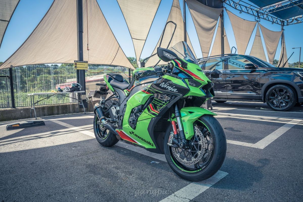 가와사키 닌자 ZX 10 R thumb 2