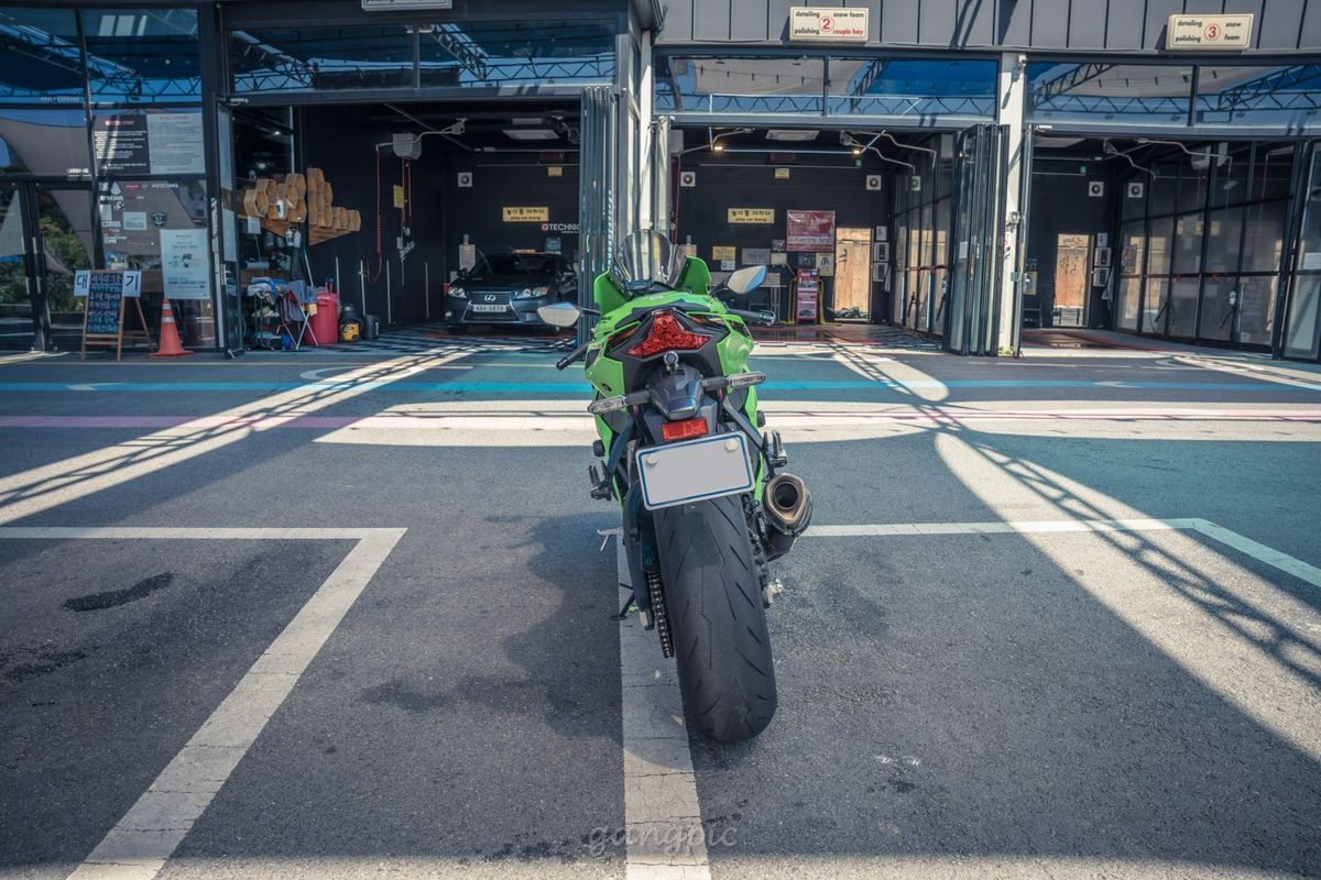 가와사키 닌자 ZX 10 R 4