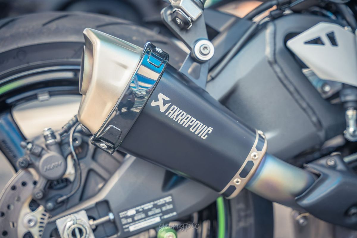가와사키 닌자 ZX 10 R 7