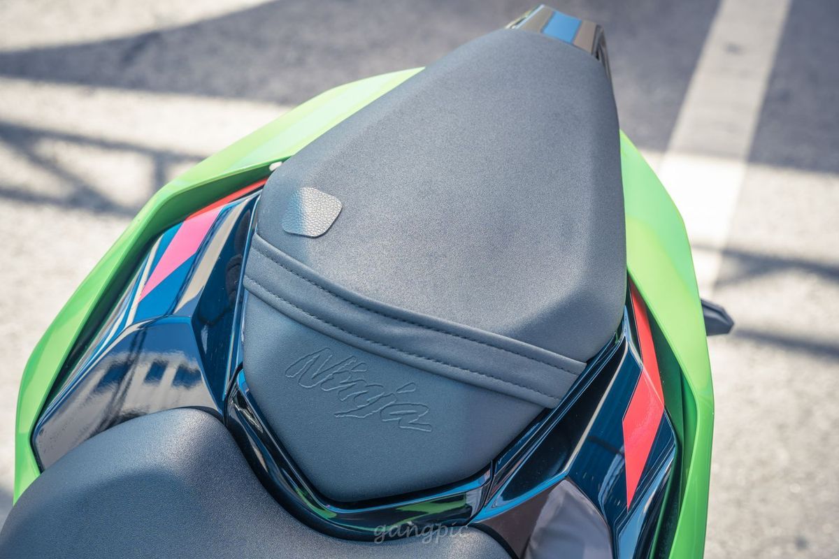 가와사키 닌자 ZX 10 R 9