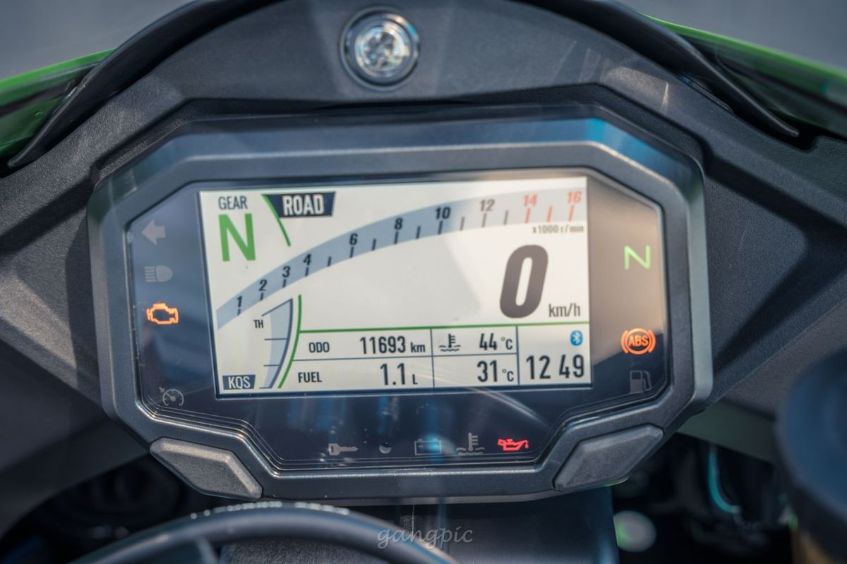 가와사키 닌자 ZX 10 R 10