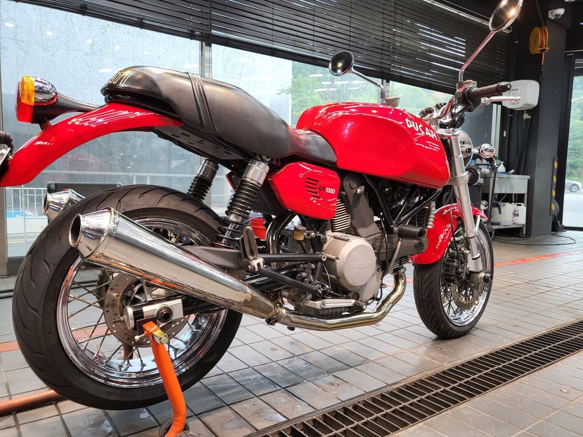 두카티 GT 1000 10