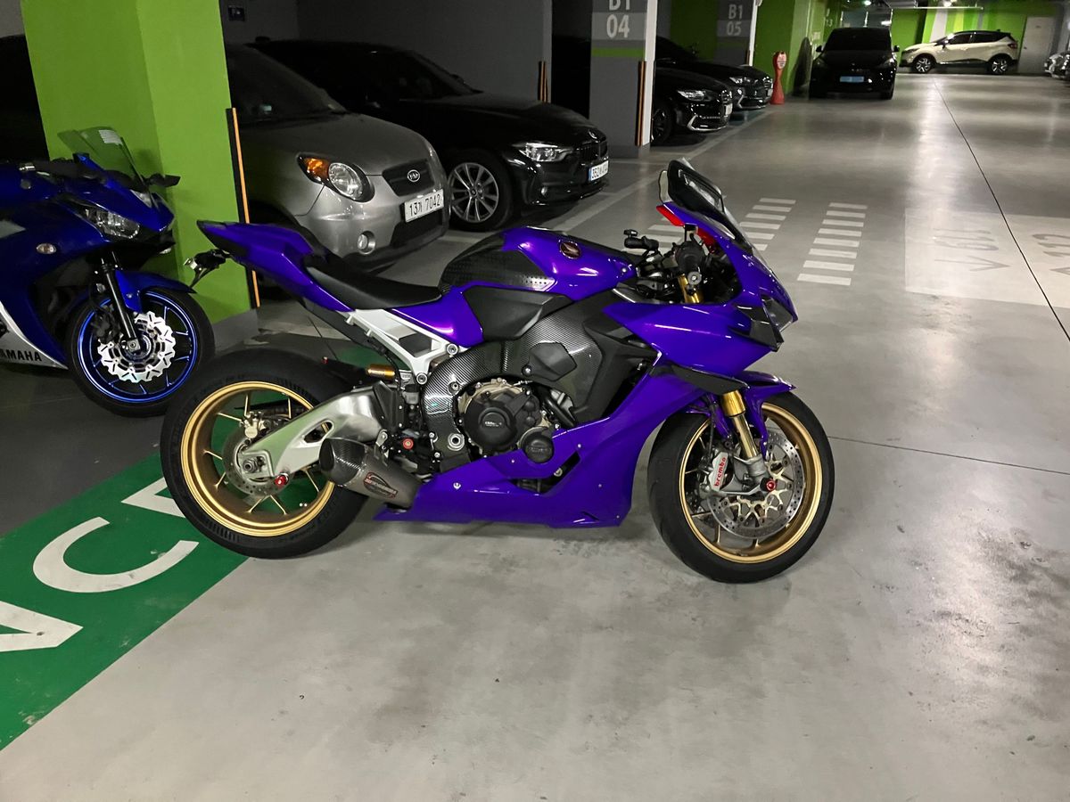 혼다 CBR 1000 RR SP main