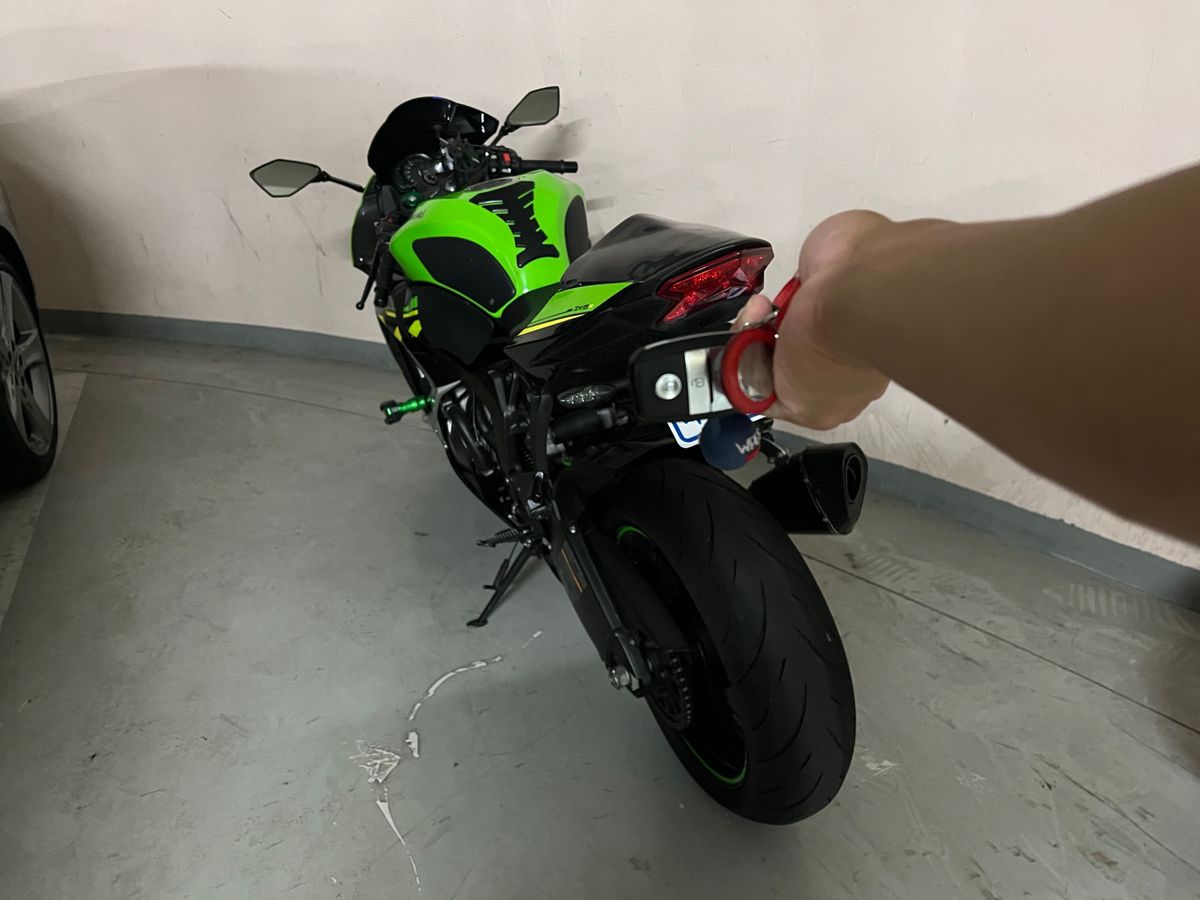 가와사키 닌자 ZX-6R 4