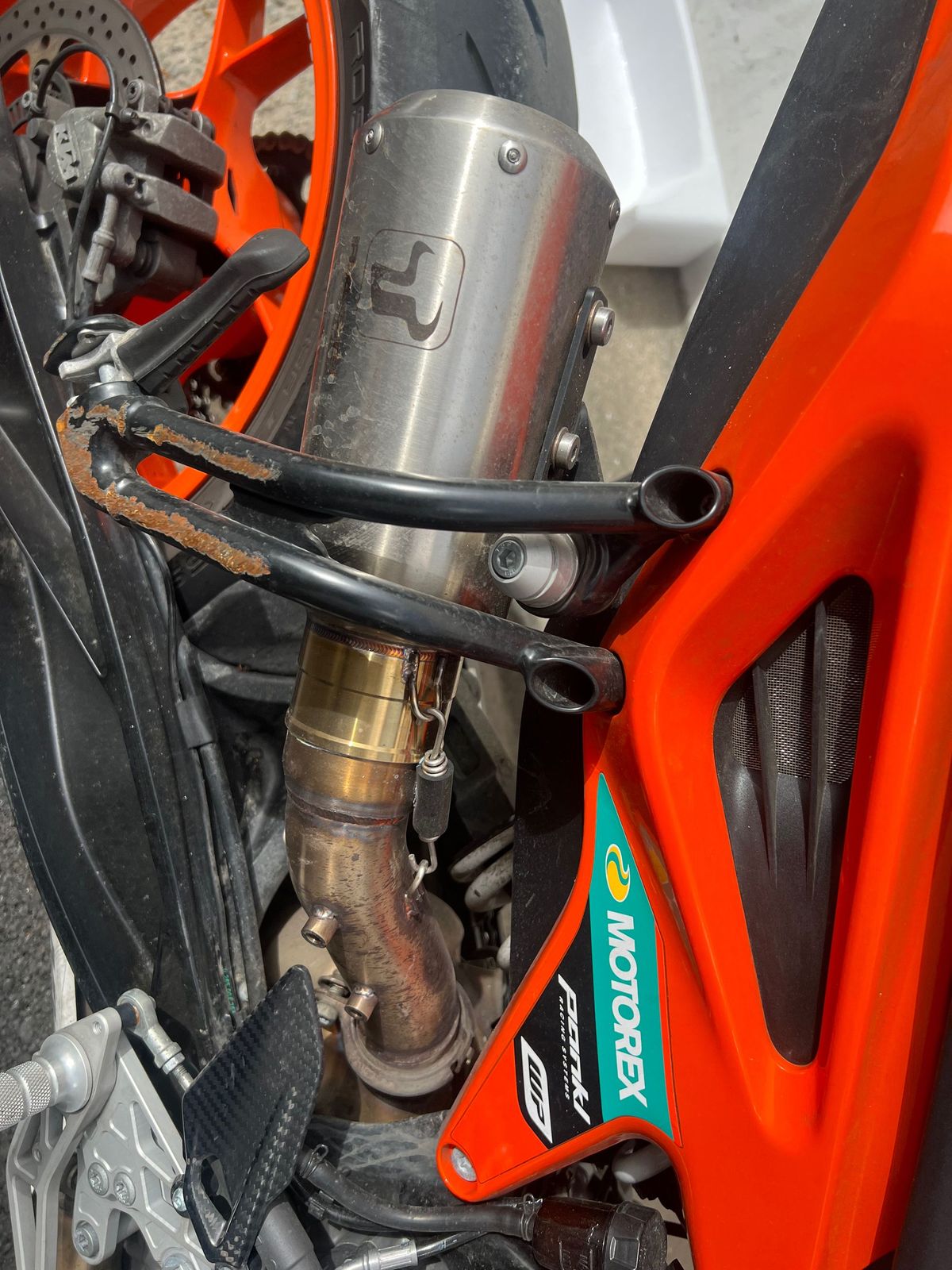 KTM 890 듀크 GP 10