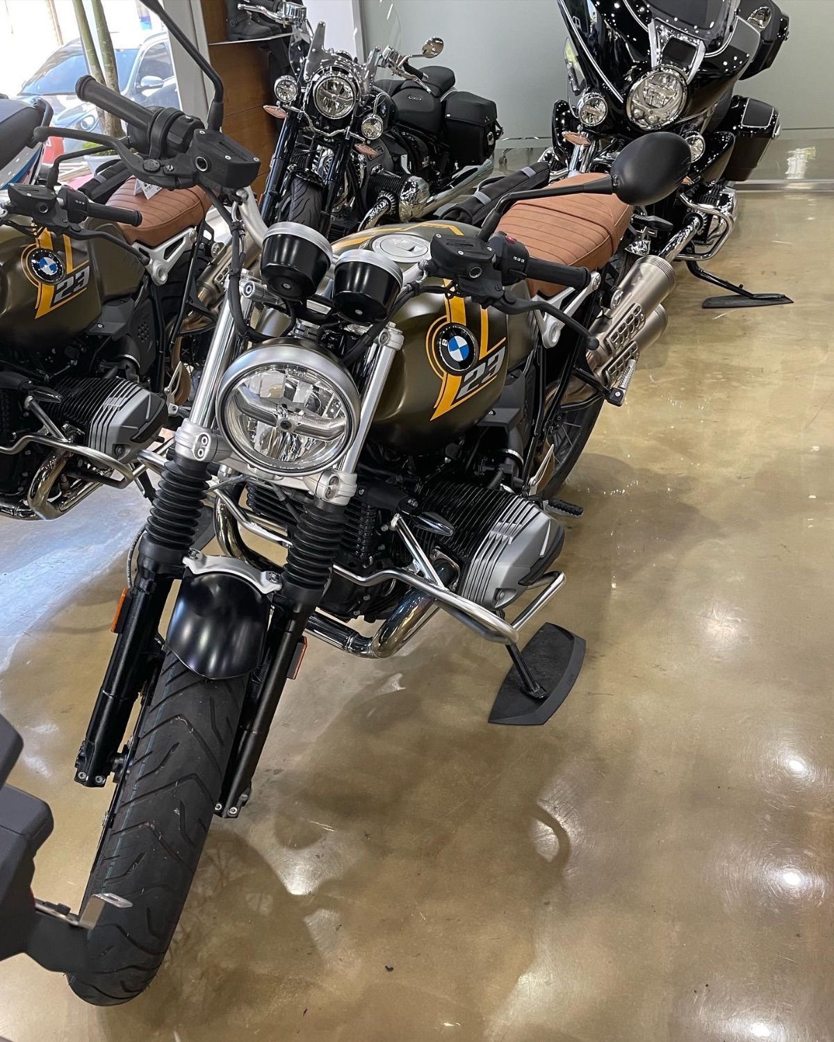 BMW R nine T 스크램블러 thumb 2