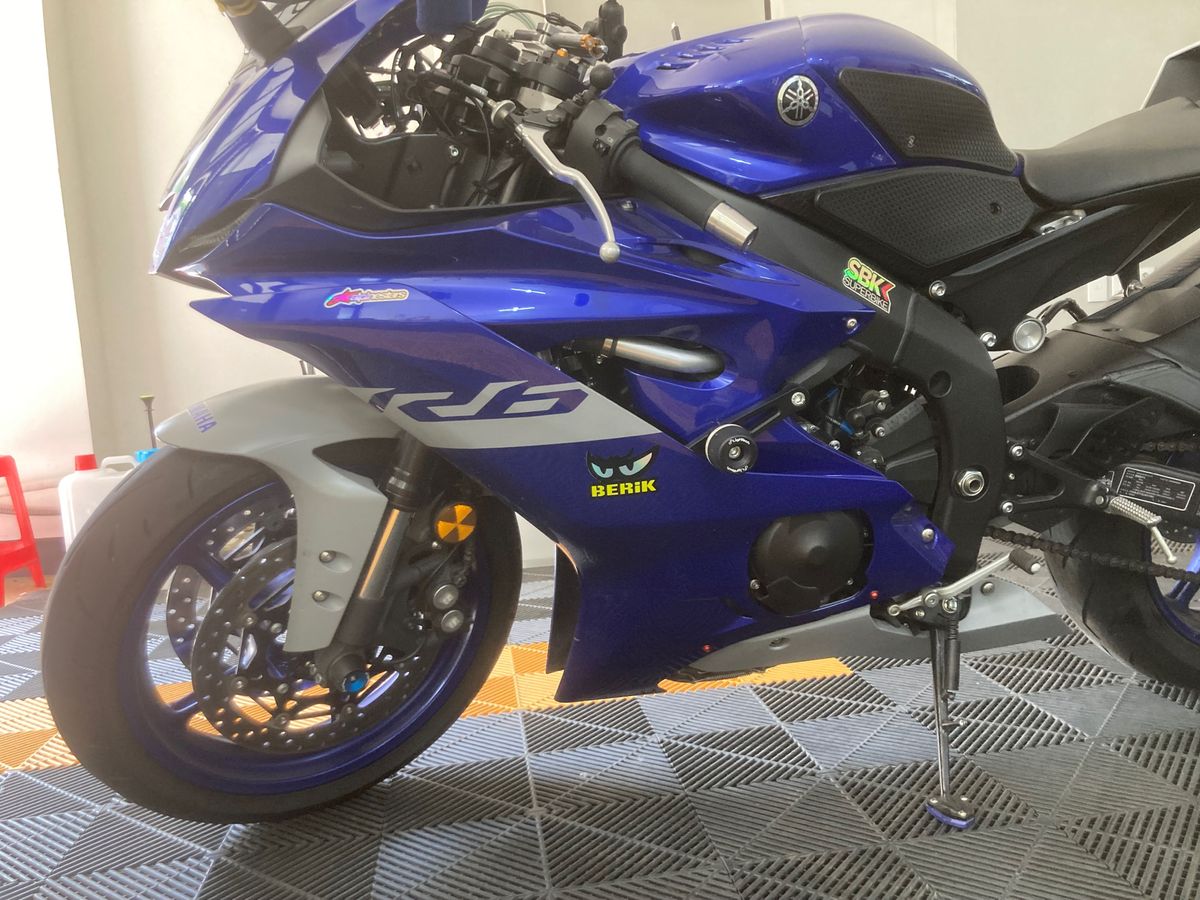 야마하 YZF R6 thumb 2