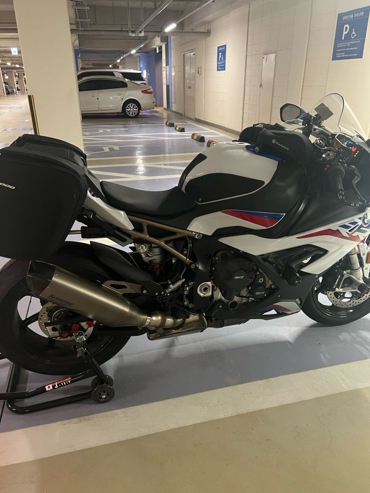 BMW S 1000 RR main