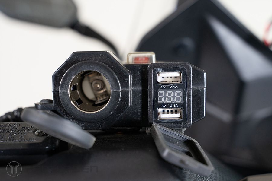 킴코 AK 550 i 25