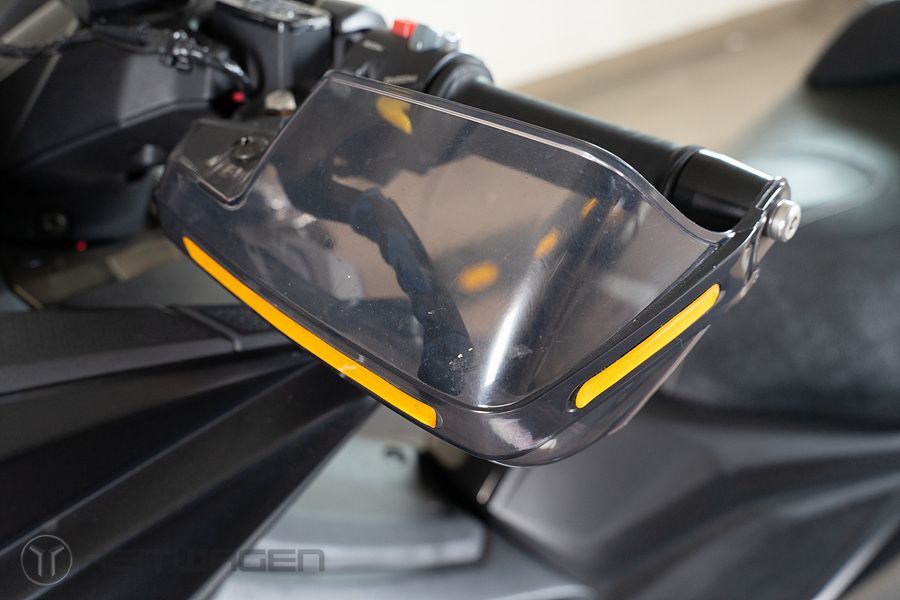 킴코 AK 550 i 20