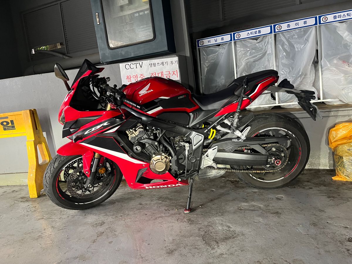 혼다 CBR 650 R MT thumb 2