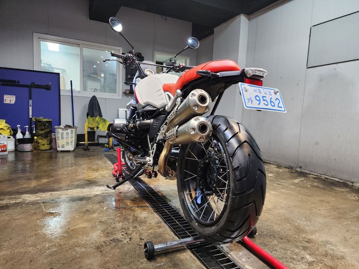BMW R nine T 어반 GS 4