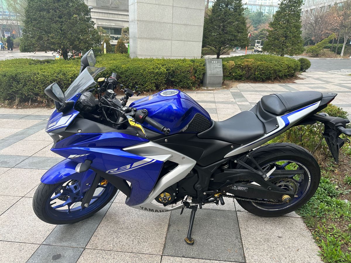 야마하 YZF R3 thumb 2
