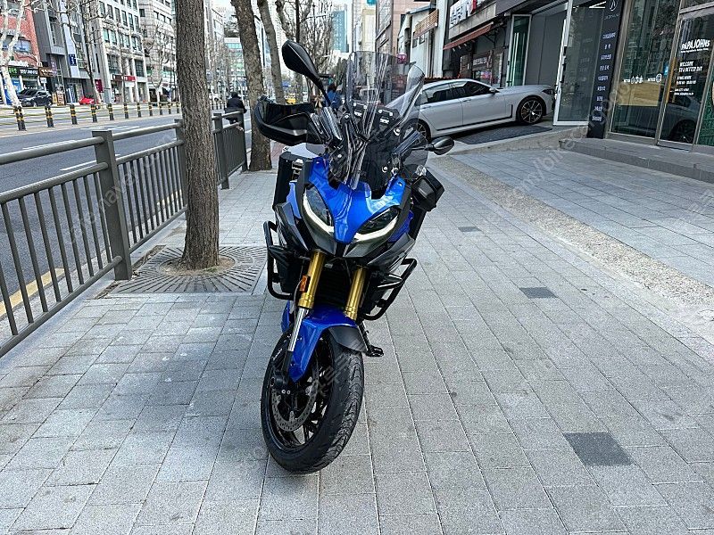 BMW F 900 XR main