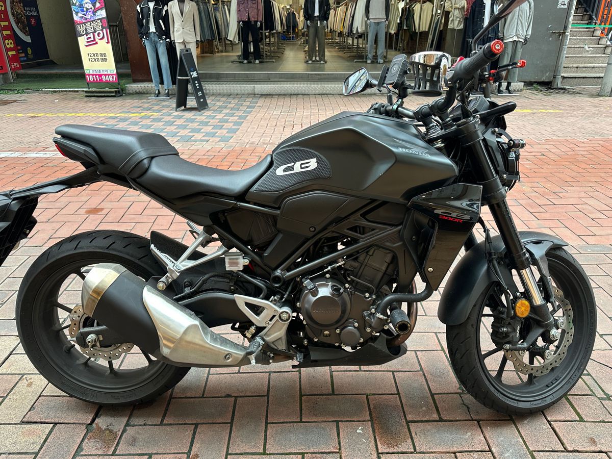 혼다 CB 300 R main