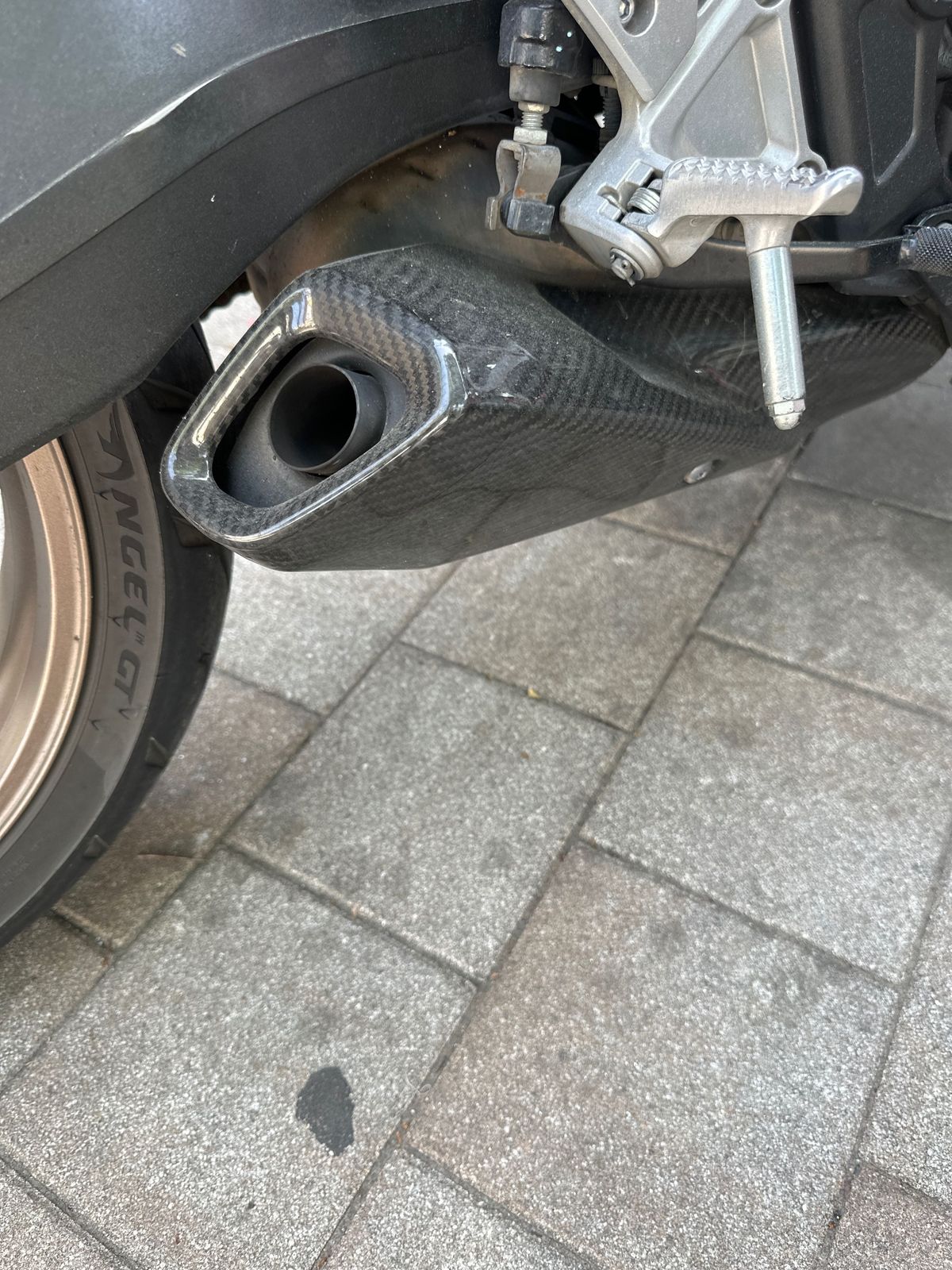 혼다 CB 650 R 10