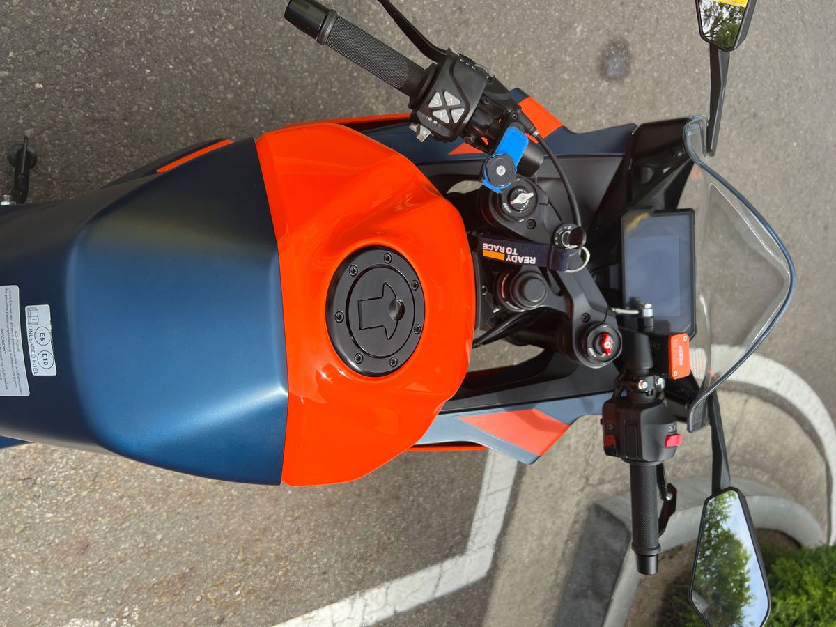 KTM RC 390 8