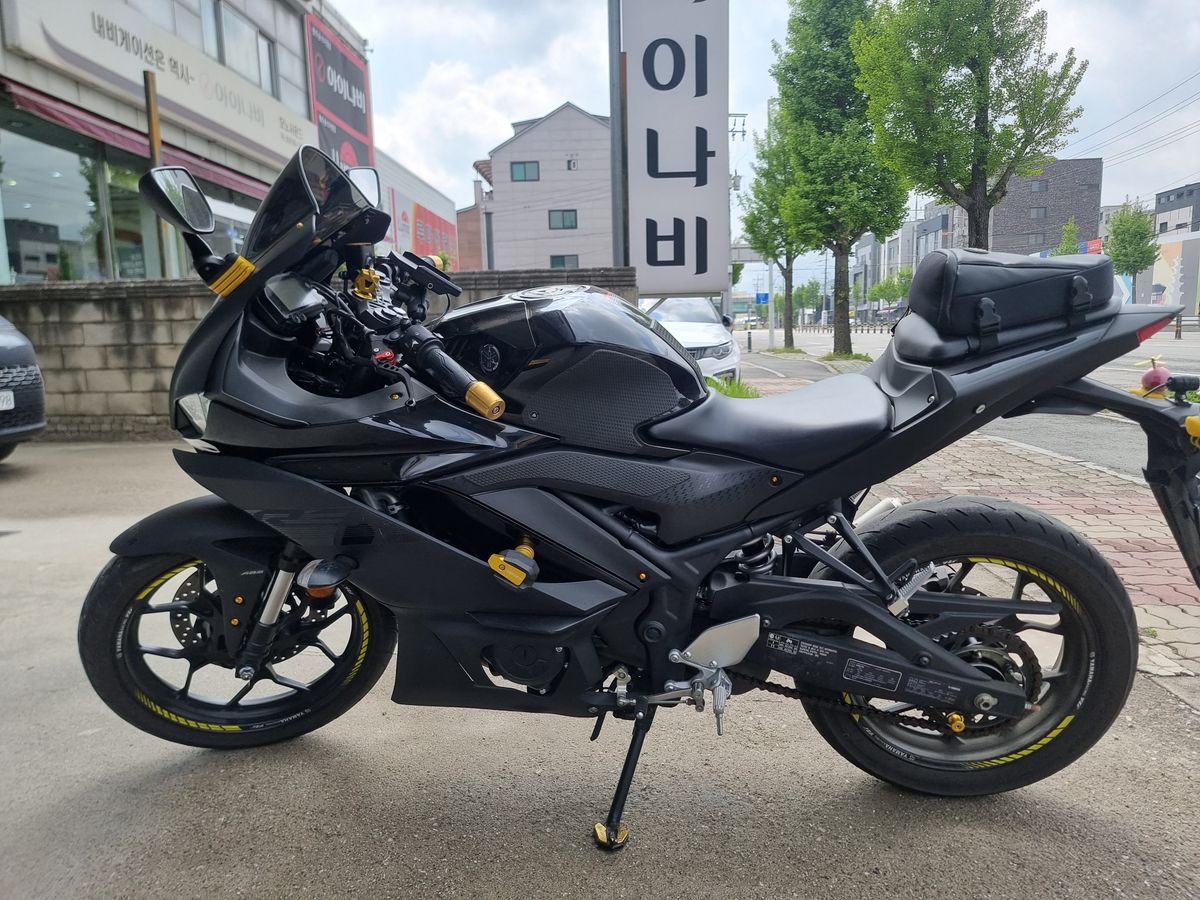 야마하 YZF R3 thumb 2