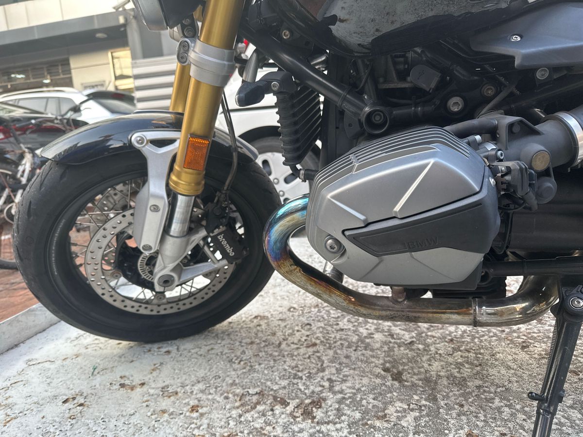 BMW R nine T  12