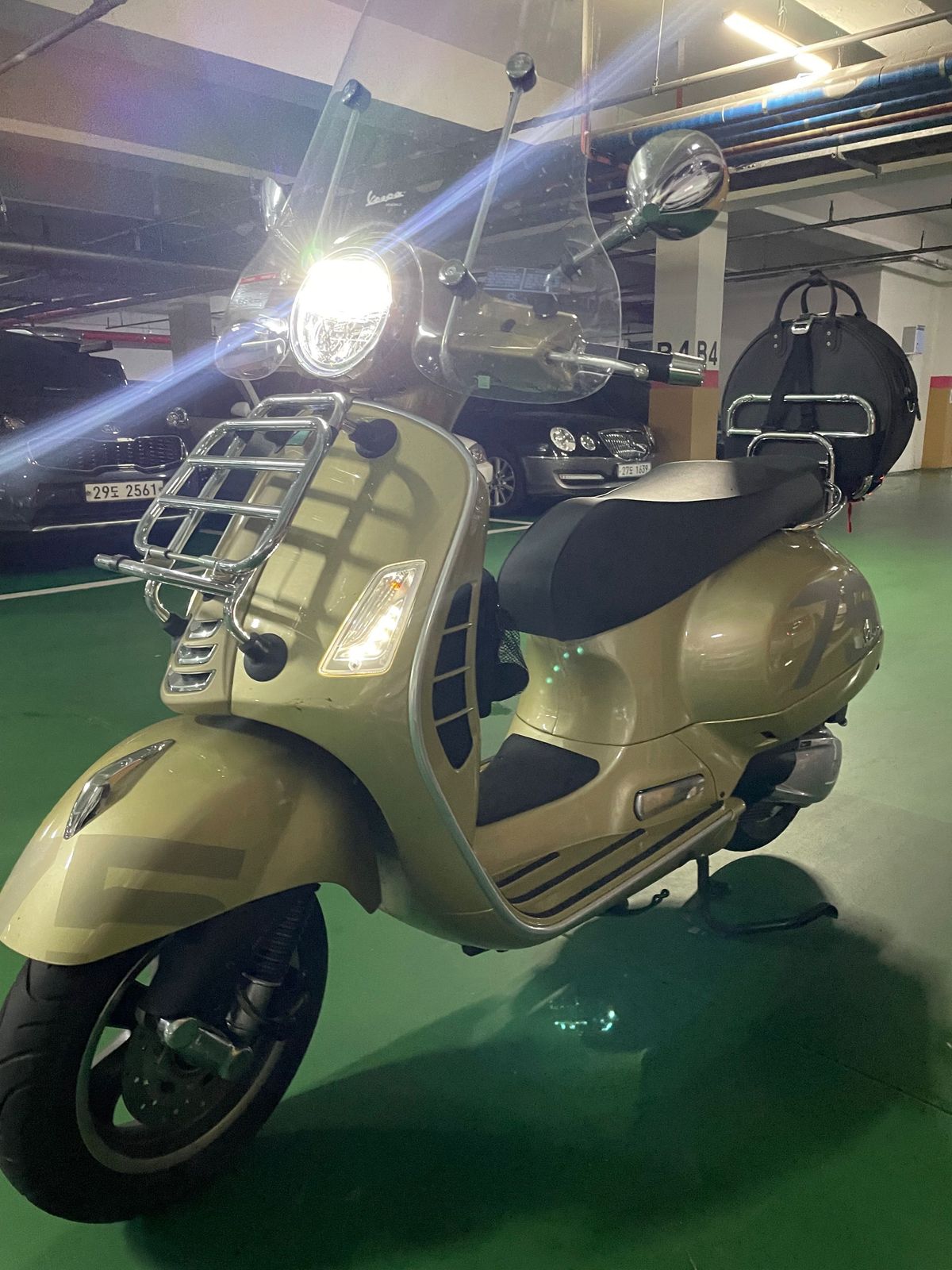 베스파 GTS 300 75주년 스페셜 에디션 more