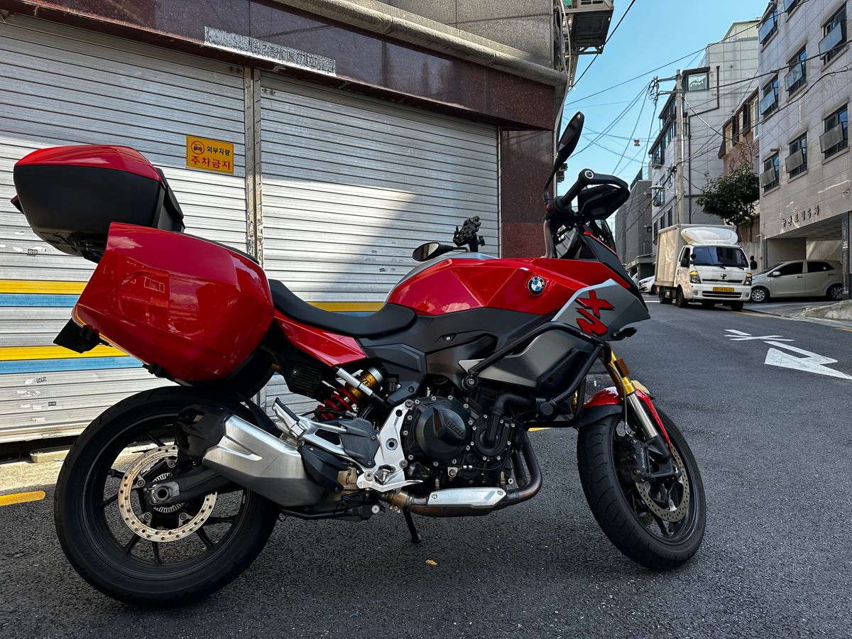 BMW F 900 XR main