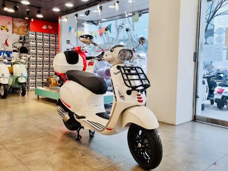 베스파 스프린트 S 125 main
