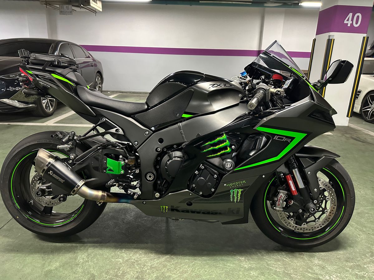 가와사키 닌자 ZX 10 R main