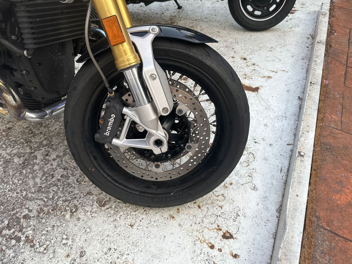 BMW R nine T  9