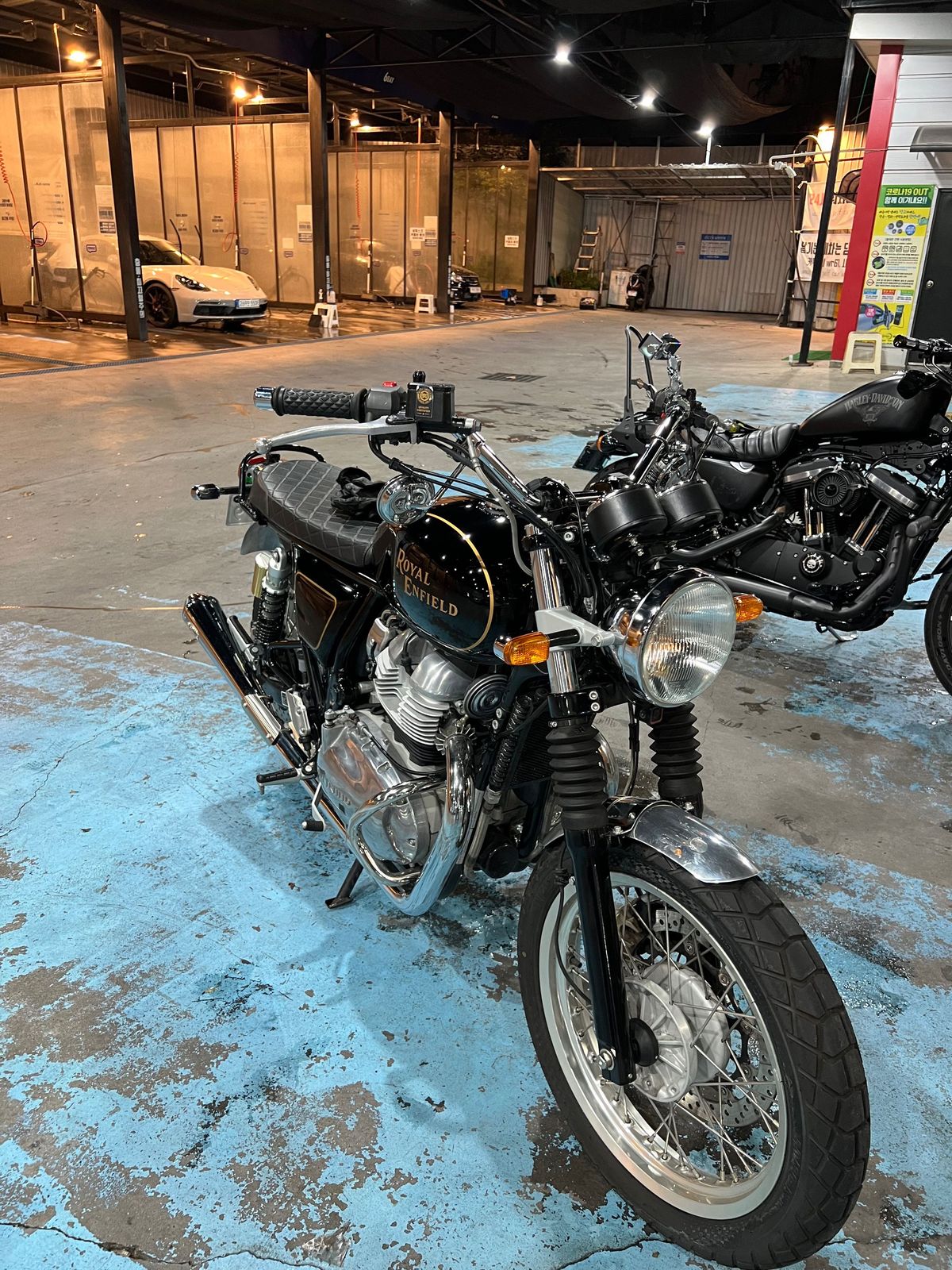 로얄엔필드 인터셉터 650 main