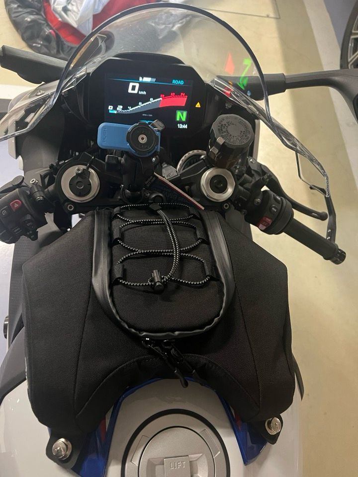 BMW S 1000 RR more
