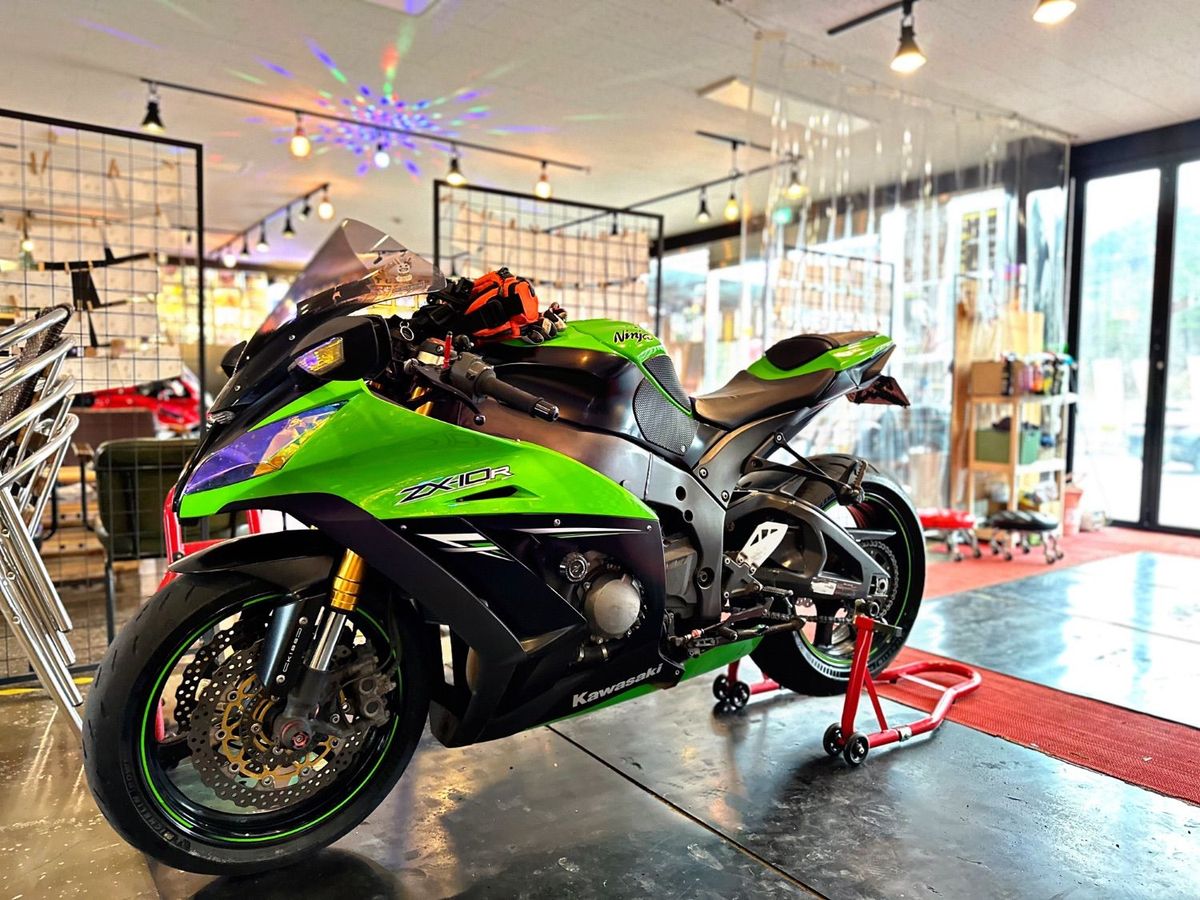 가와사키 닌자 ZX 10 R main