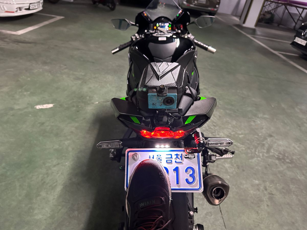 가와사키 닌자 ZX 10 R 4