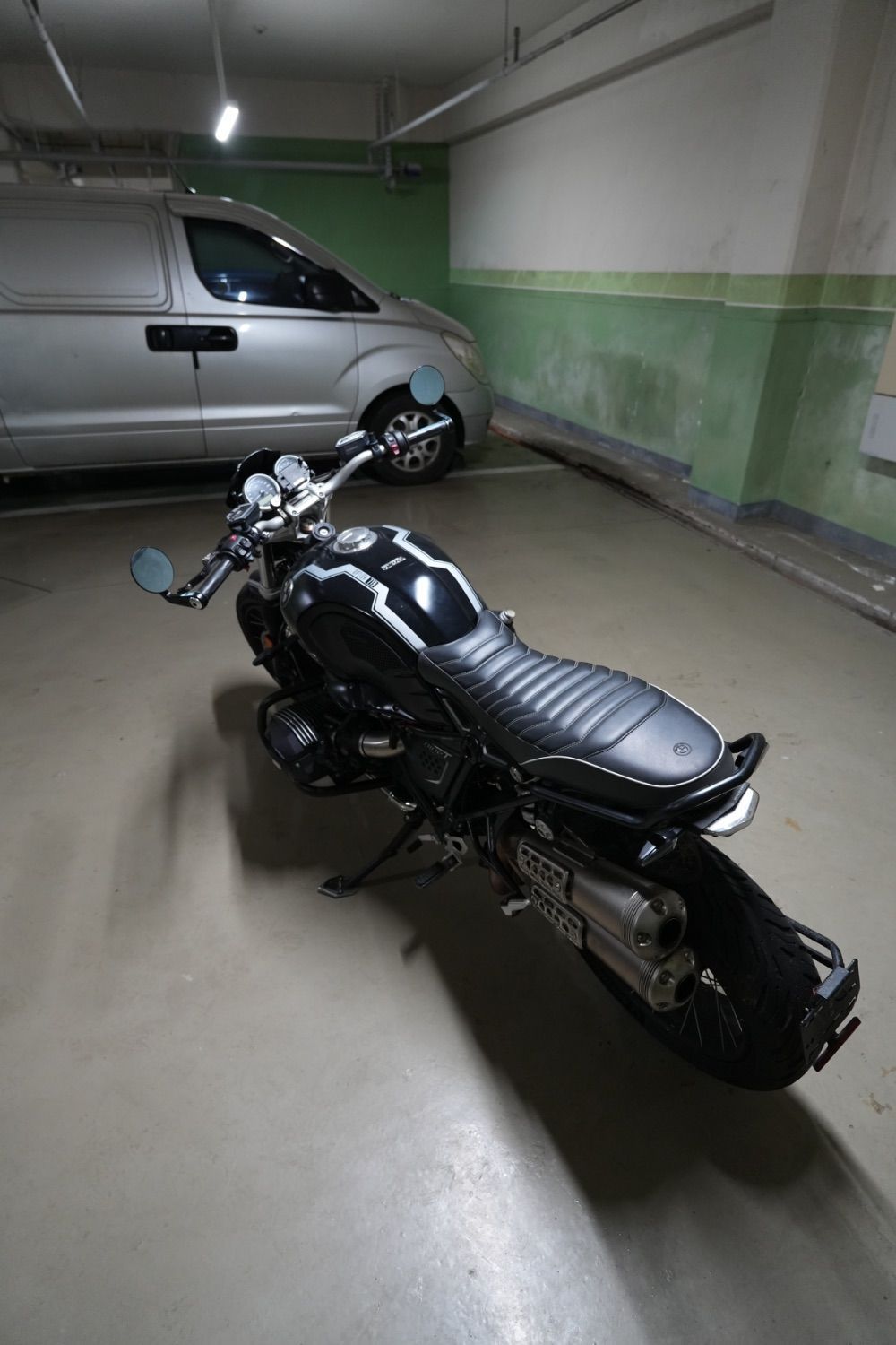 BMW R nine T 스크램블러 4