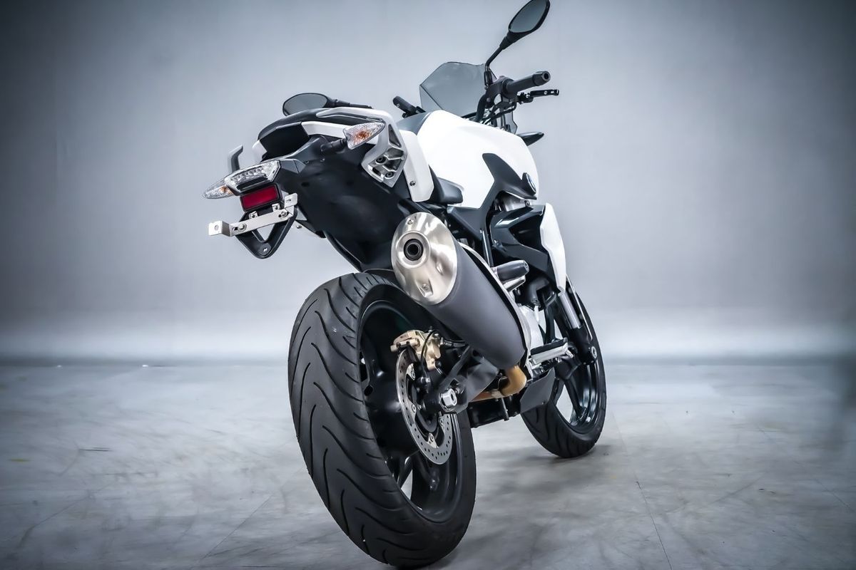BMW G 310 R 15