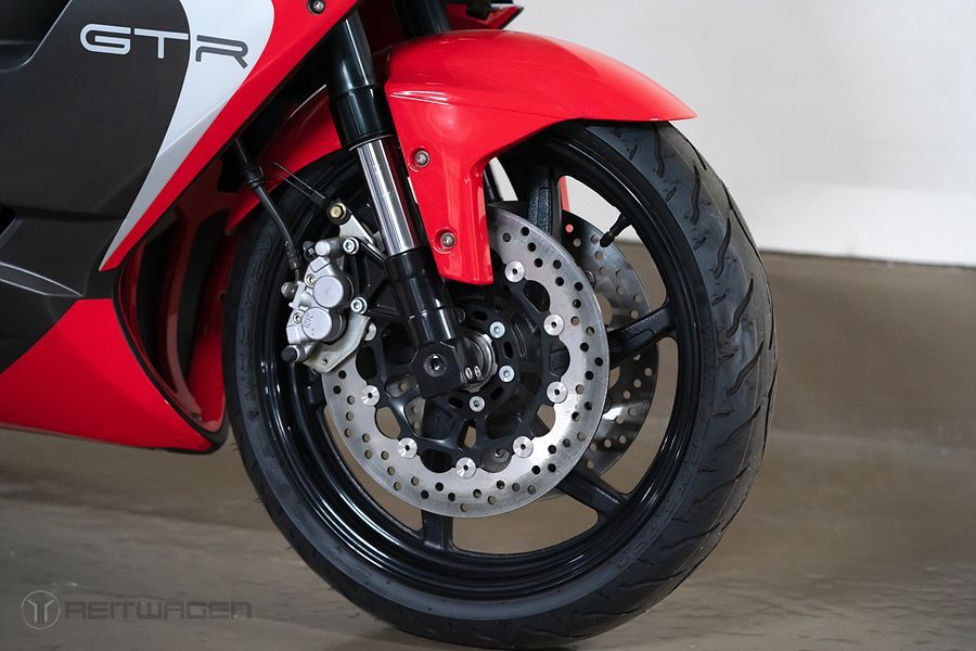 KR모터스 코멧 250 R 18