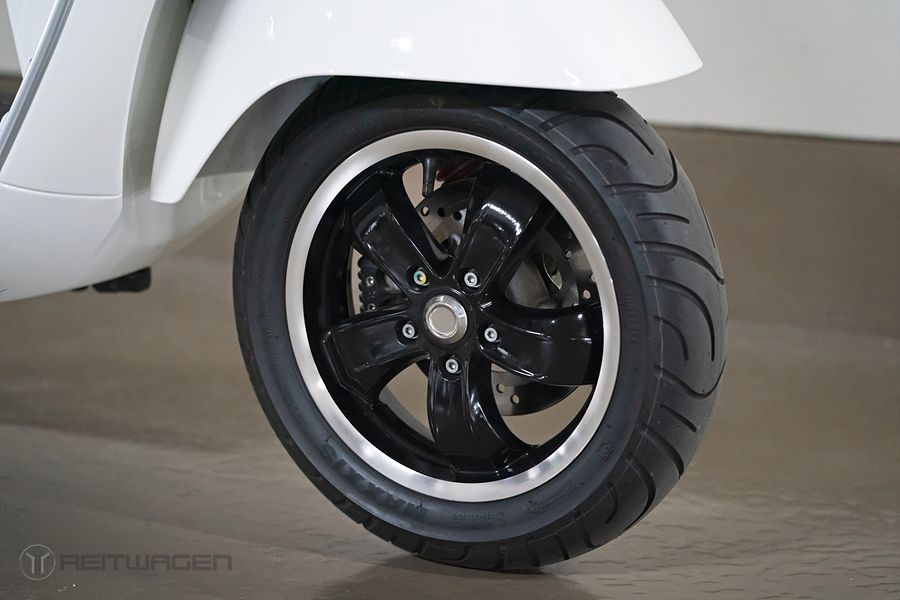 베스파 GTS 125 HPE 22