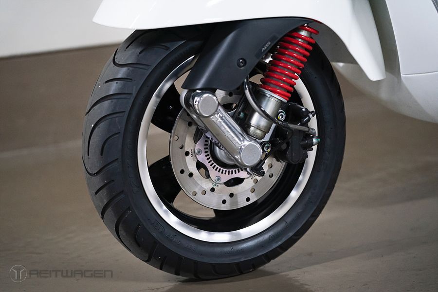베스파 GTS 125 HPE 12