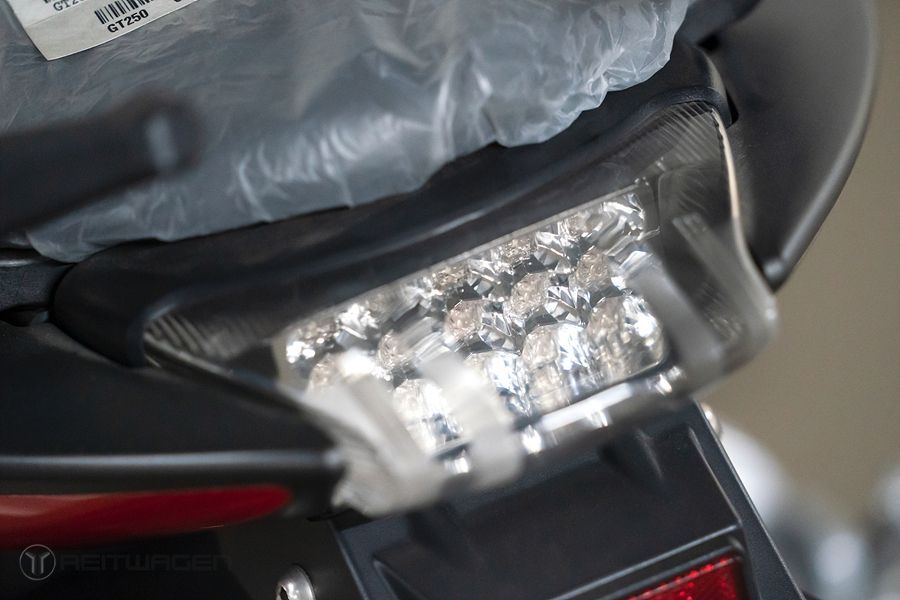 KR모터스 코멧 250 R 15