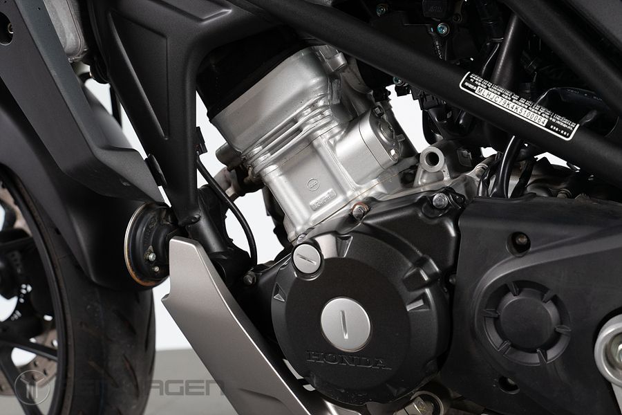 혼다 CB 125 R 9