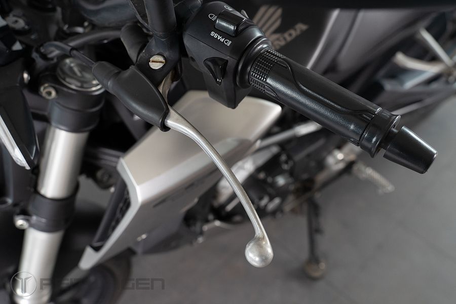 혼다 CB 125 R 8