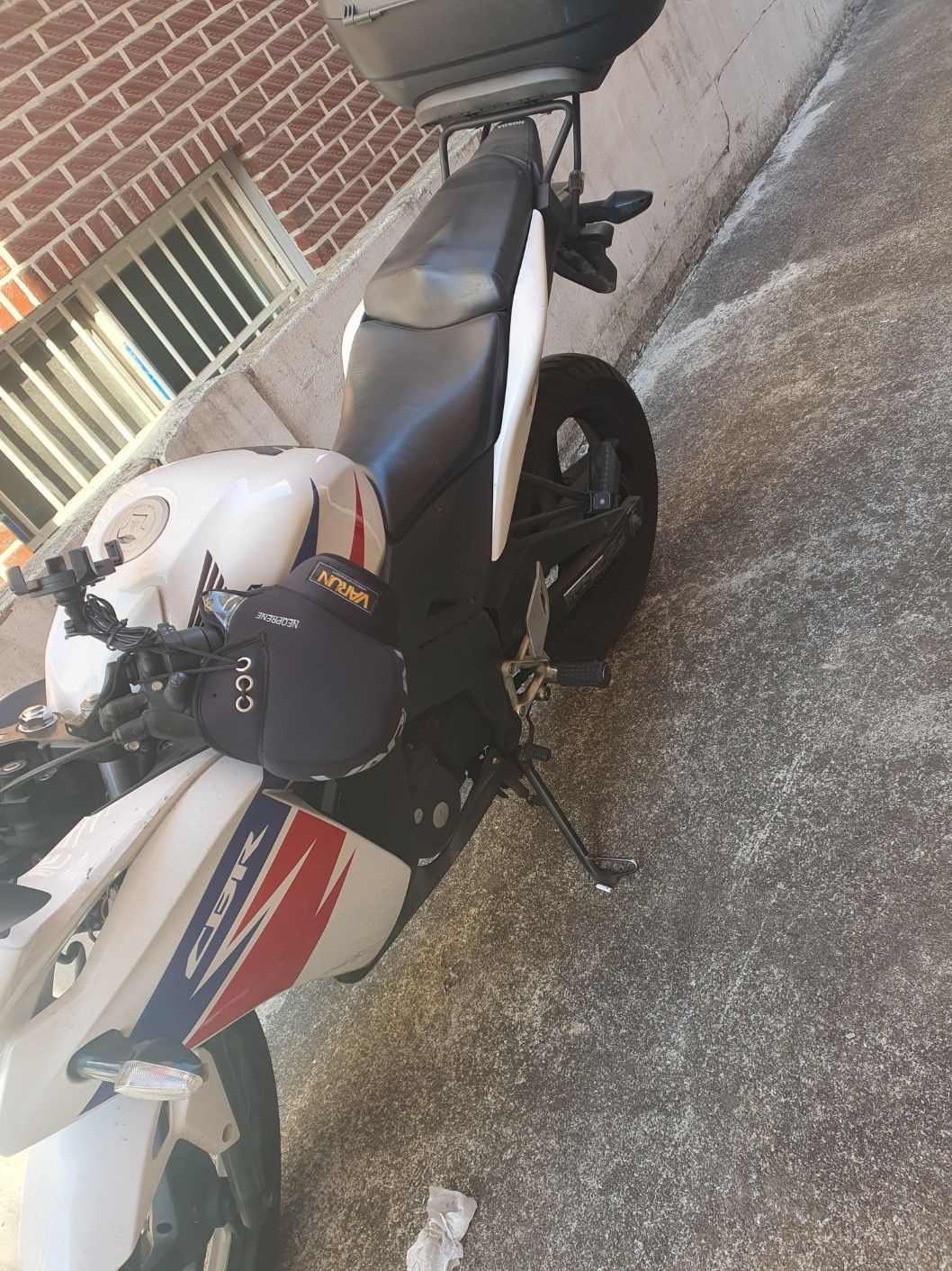 혼다 CBR 125 R main