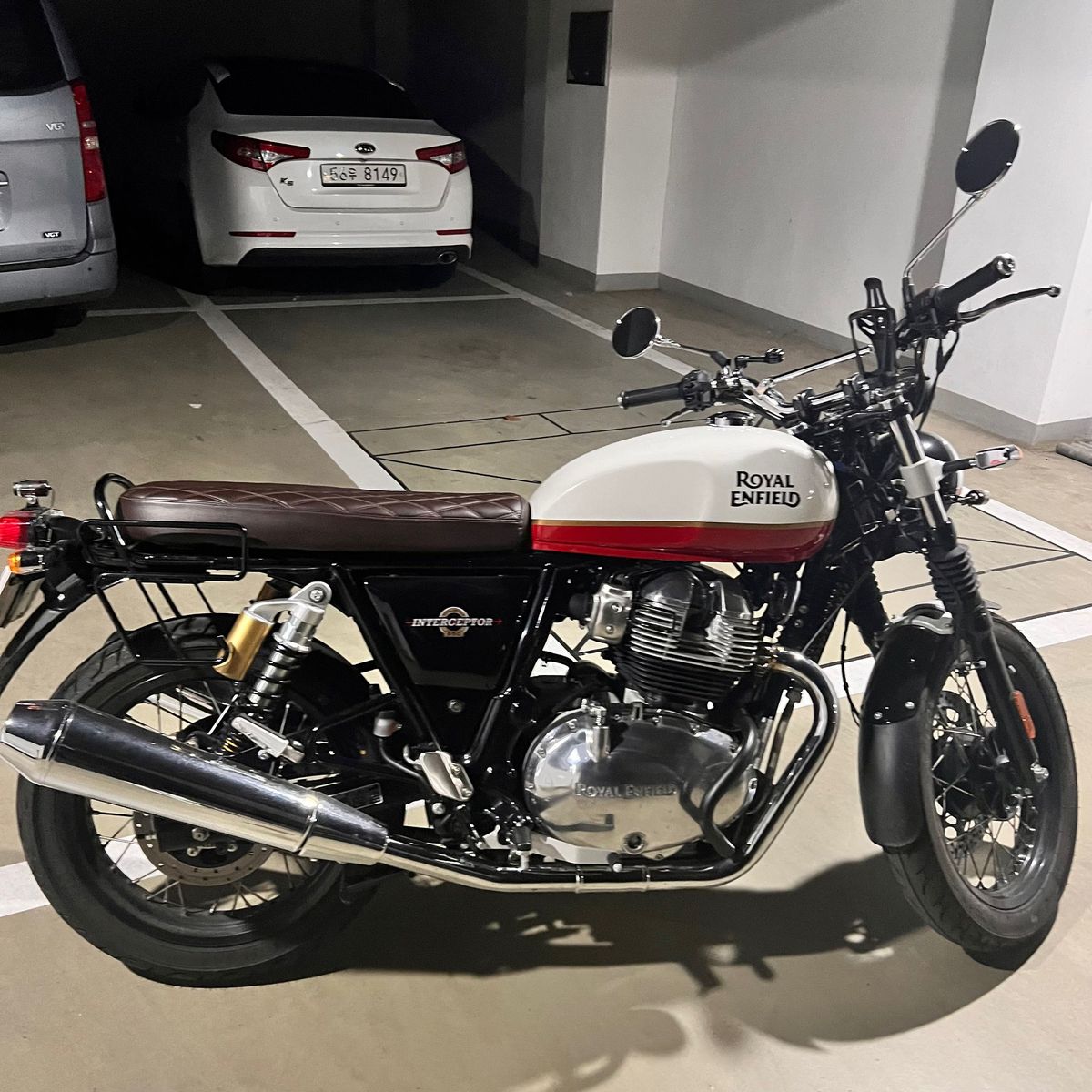 로얄엔필드 인터셉터 650 main