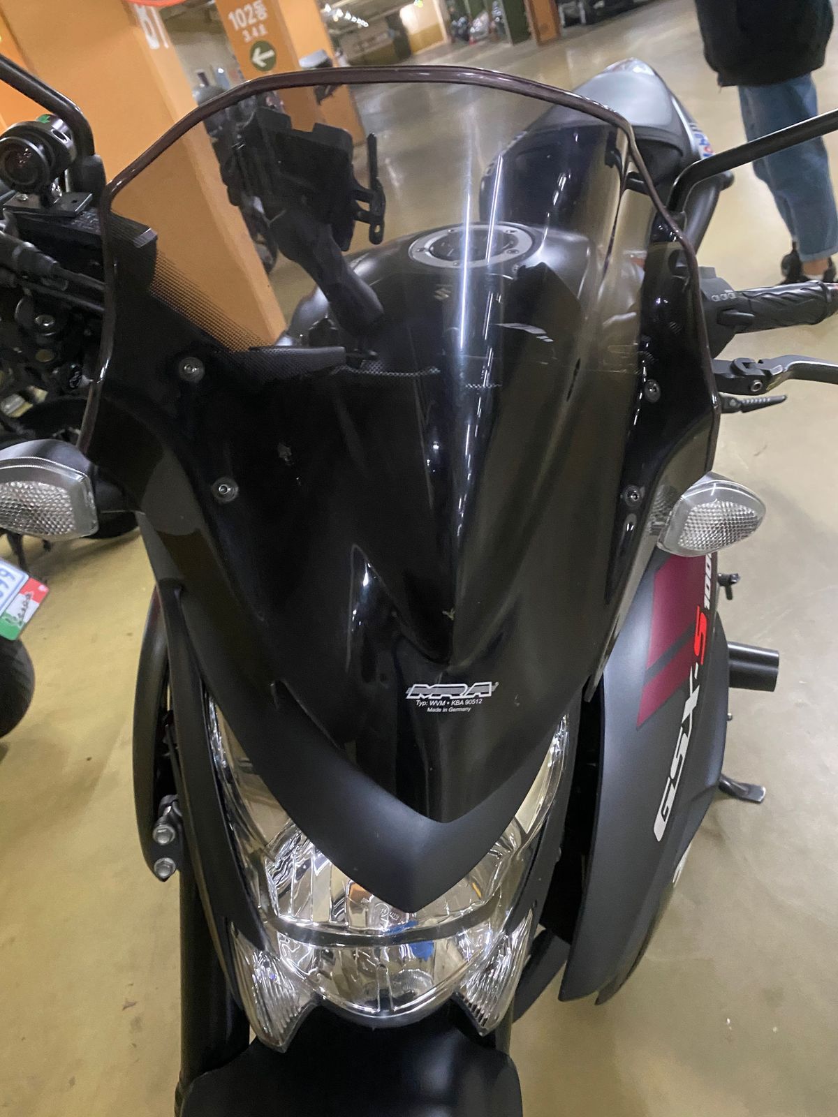스즈키 GSX S 1000 6