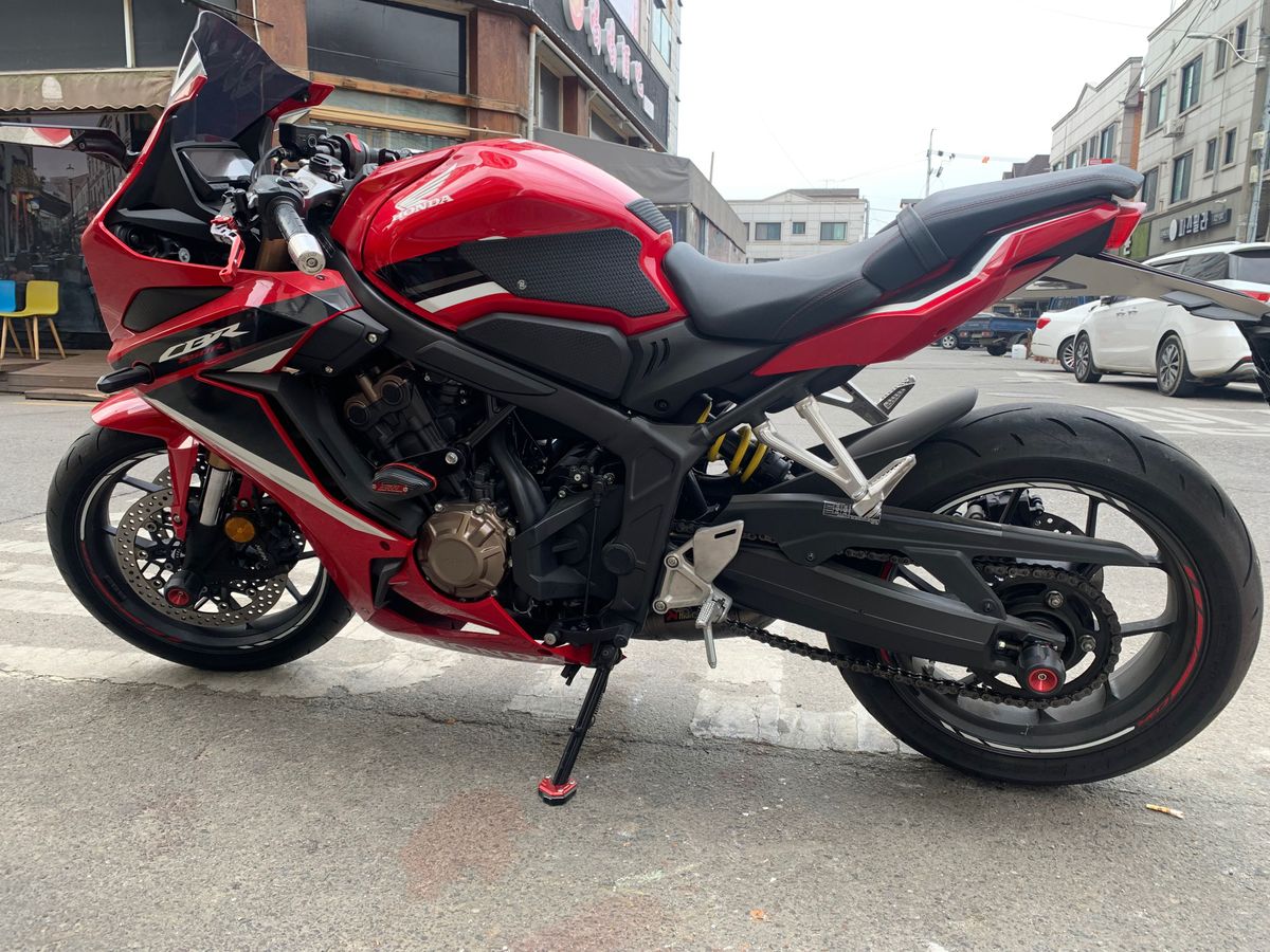 혼다 CBR 650 R MT thumb 2