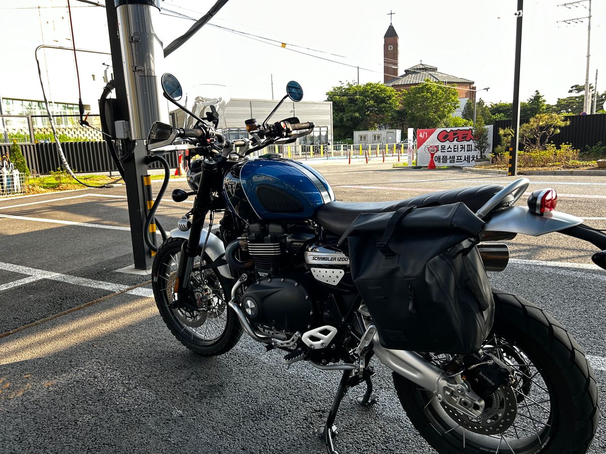 트라이엄프 스크램블러 1200 XC 8