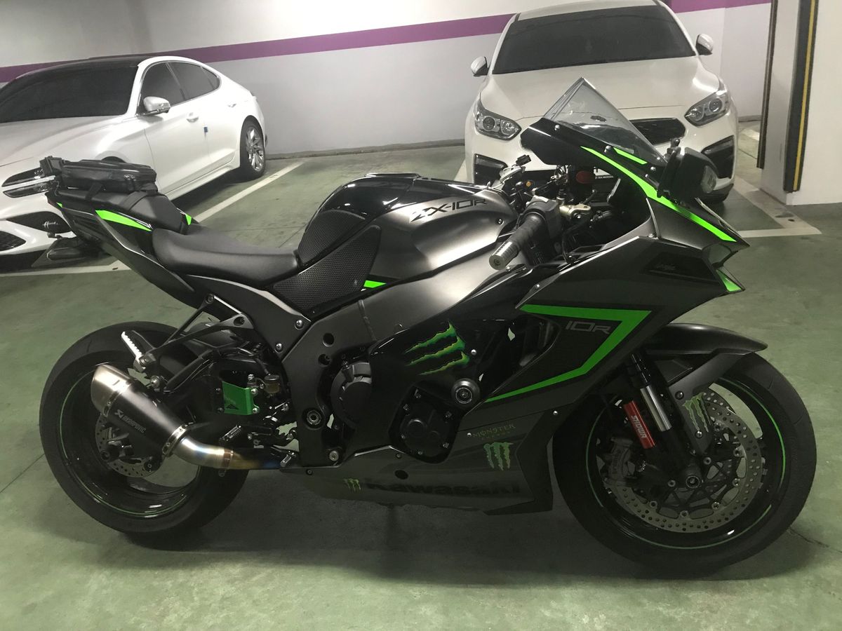 가와사키 닌자 ZX 10 R main