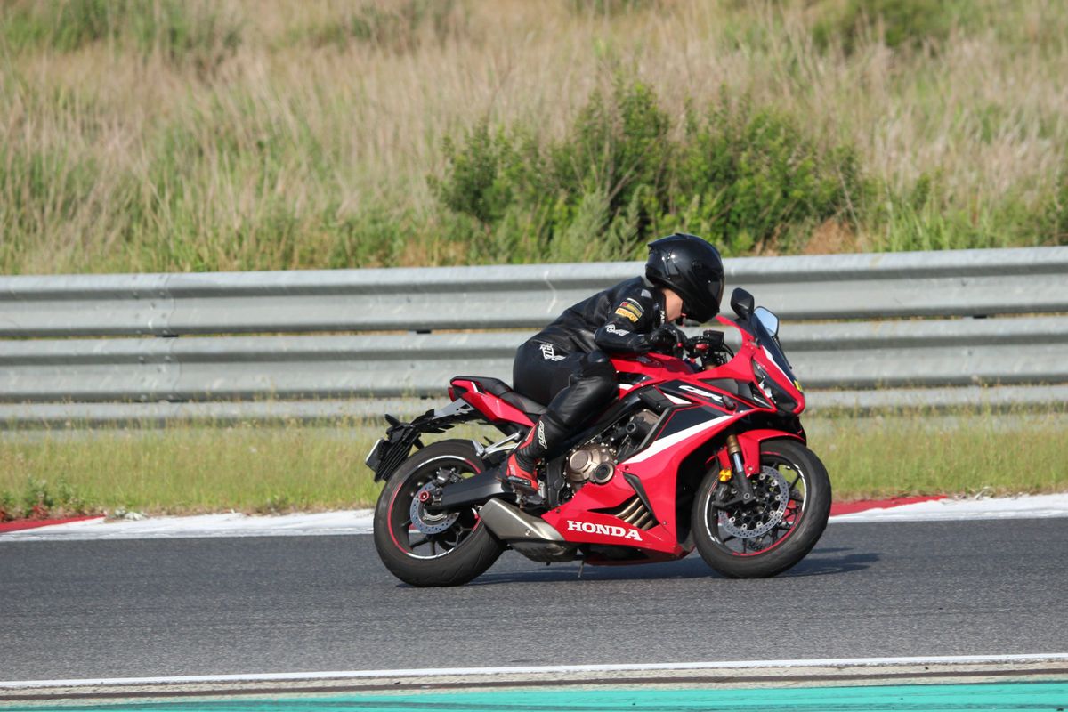 혼다 CBR 650 R MT main